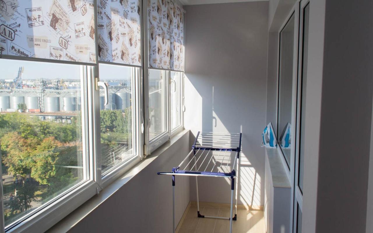 Cozy 2-Room Apartment On Zhvanetsky Boulevard Odessza Kültér fotó