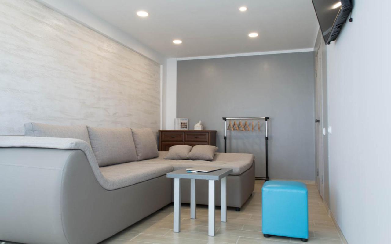 Cozy 2-Room Apartment On Zhvanetsky Boulevard Odessza Kültér fotó